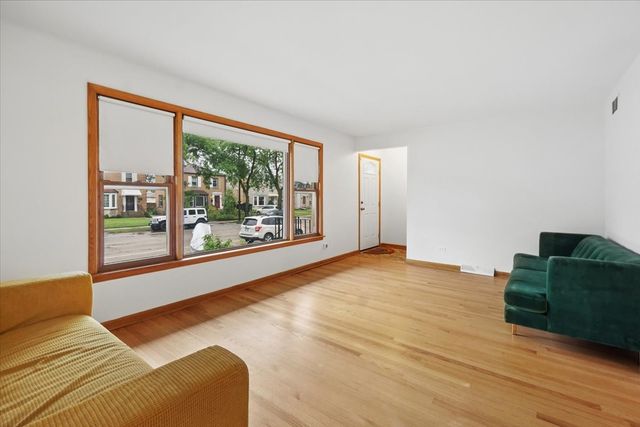 4830 N Nagle Avenue, Chicago, IL 60630