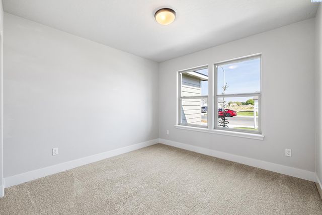 10510 Danube Dr, Pasco, WA 99301