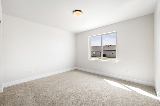 10510 Danube Dr, Pasco, WA 99301