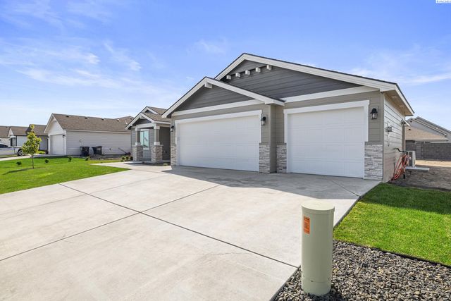 10510 Danube Dr, Pasco, WA 99301