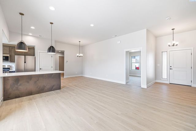 10510 Danube Dr, Pasco, WA 99301