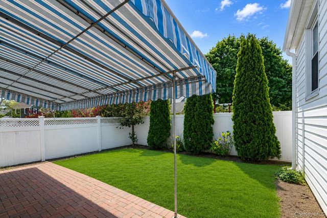 40 Rockville Avenue, Rockville Centre, NY 11570
