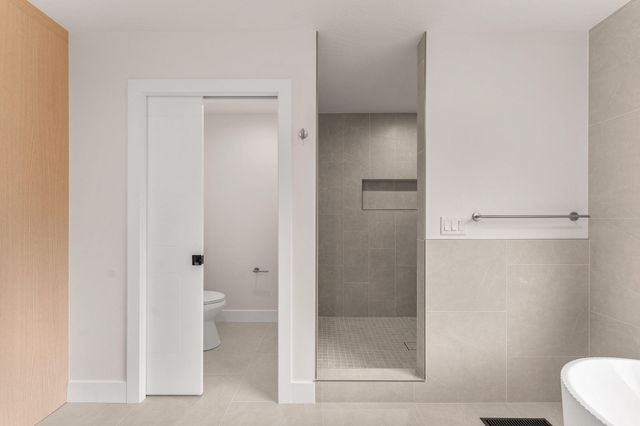 2404 S Cedarbrook Avenue, Springfield, MO 65804