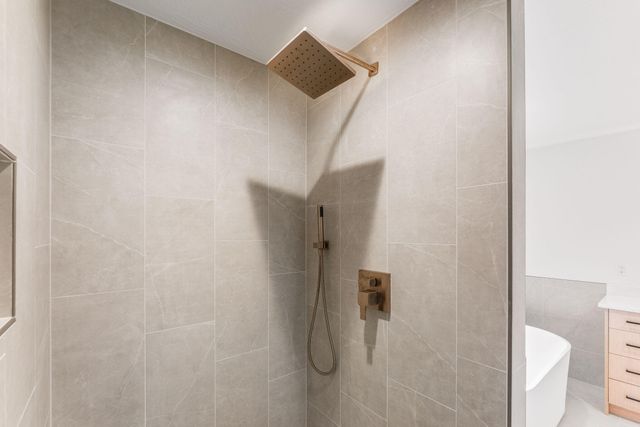 2404 S Cedarbrook Avenue, Springfield, MO 65804