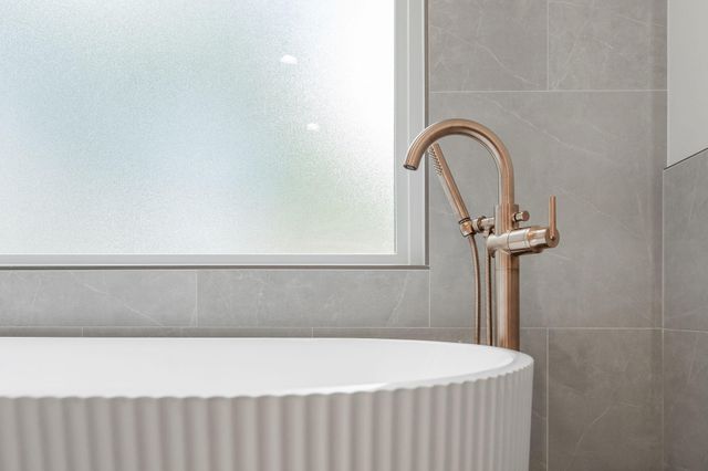 2404 S Cedarbrook Avenue, Springfield, MO 65804