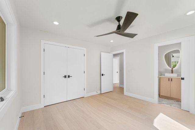 2404 S Cedarbrook Avenue, Springfield, MO 65804