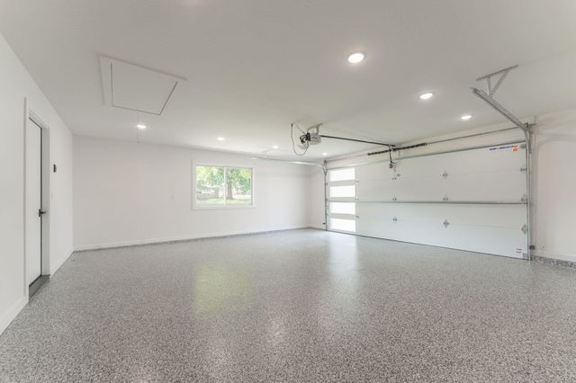 2404 S Cedarbrook Avenue, Springfield, MO 65804