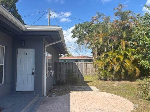 1651 NE 33rd Street, Oakland Park, FL 33334