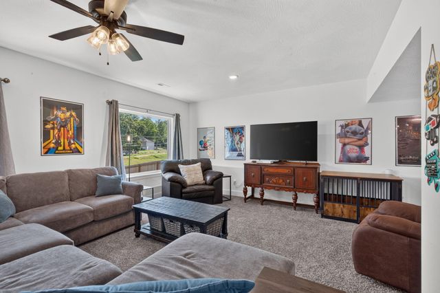 4237 S Hollow Branch Way, Battlefield, MO 65619