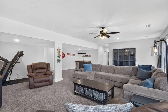 4237 S Hollow Branch Way, Battlefield, MO 65619