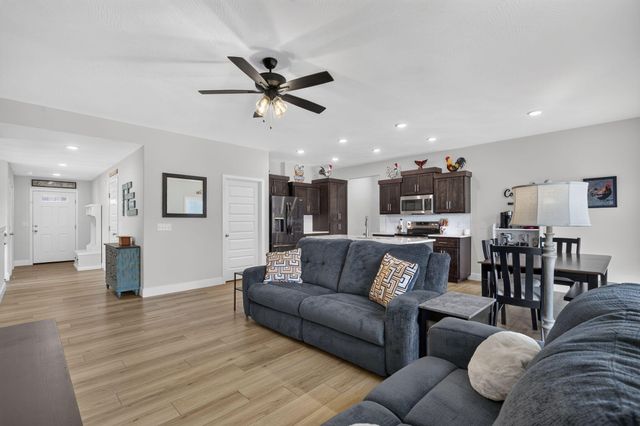 4237 S Hollow Branch Way, Battlefield, MO 65619