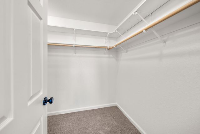 9267 Caulfield Dr, Elk Grove, CA 95758