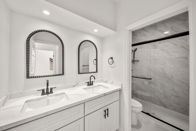 9267 Caulfield Dr, Elk Grove, CA 95758