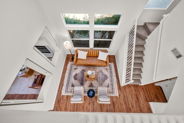 9267 Caulfield Dr, Elk Grove, CA 95758