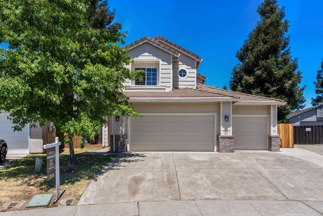 9267 Caulfield Dr, Elk Grove, CA 95758