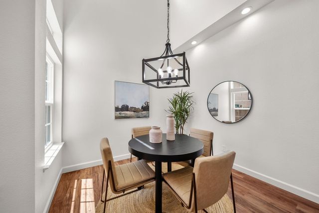 9267 Caulfield Dr, Elk Grove, CA 95758