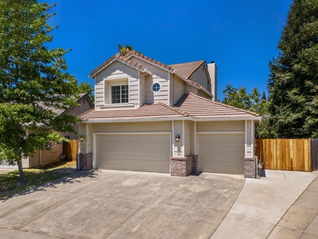 9267 Caulfield Dr, Elk Grove, CA 95758