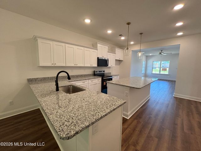 7187 Hickory Hollow Road, Walls, MS 38680