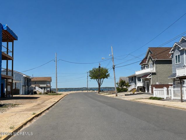 1519 N Bayview Avenue, Seaside Park, NJ 08752