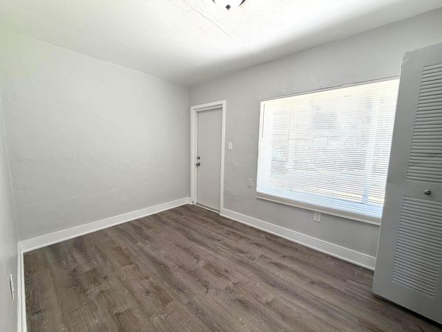 614 NE 3rd Street 8, Hallandale Beach, FL 33009
