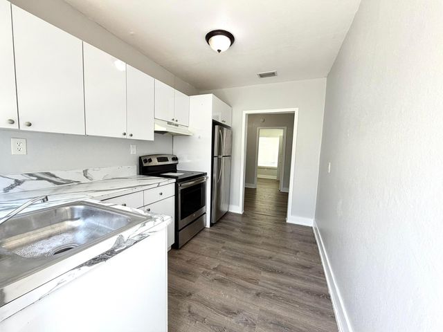 614 NE 3rd Street 8, Hallandale Beach, FL 33009