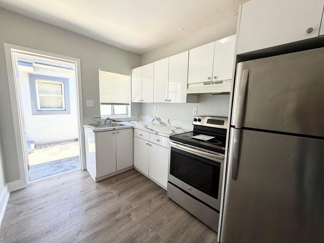 614 NE 3rd Street 8, Hallandale Beach, FL 33009
