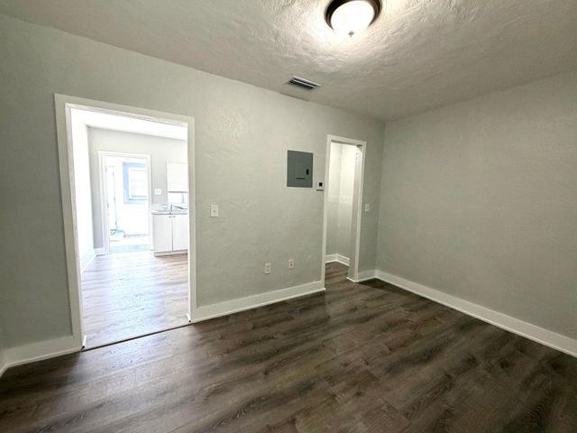 614 NE 3rd Street 8, Hallandale Beach, FL 33009