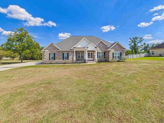207 Yale Circle, Bonaire, GA 31005