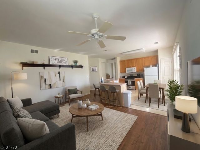9 Buckingham Cir, White Twp., NJ 07823