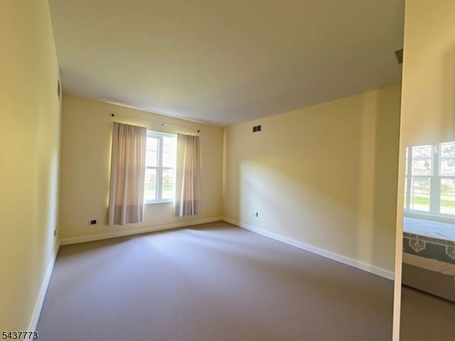 9 Buckingham Cir, White Twp., NJ 07823
