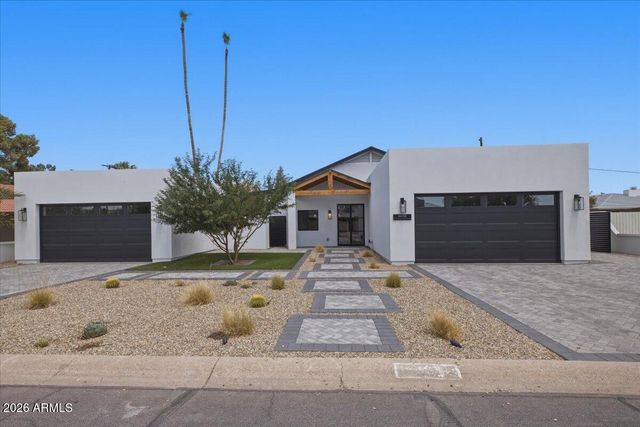 6050 E HOLLYHOCK Street, Phoenix, AZ 85018