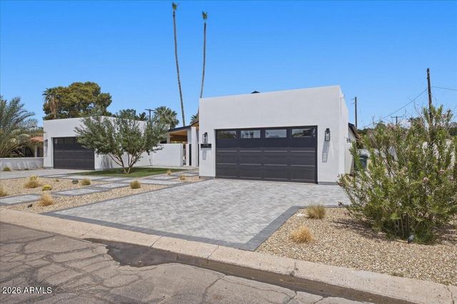 6050 E HOLLYHOCK Street, Phoenix, AZ 85018