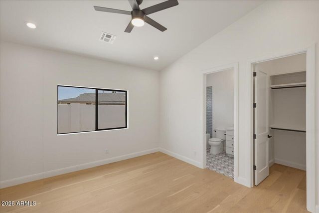 6050 E HOLLYHOCK Street, Phoenix, AZ 85018
