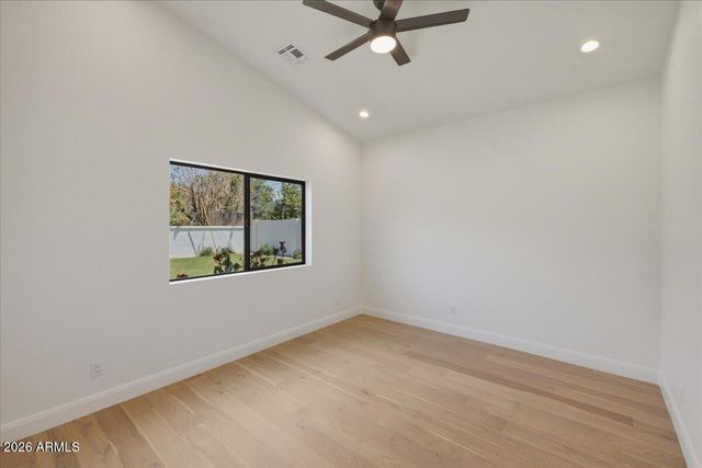6050 E HOLLYHOCK Street, Phoenix, AZ 85018