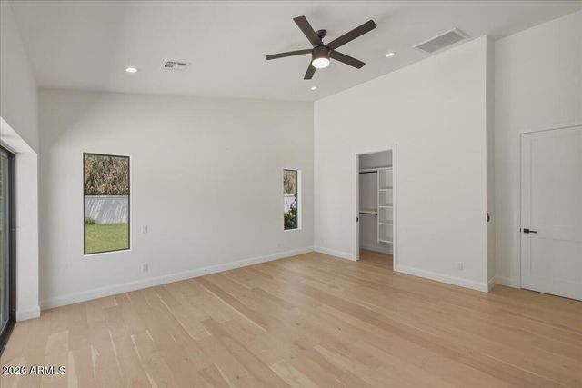 6050 E HOLLYHOCK Street, Phoenix, AZ 85018