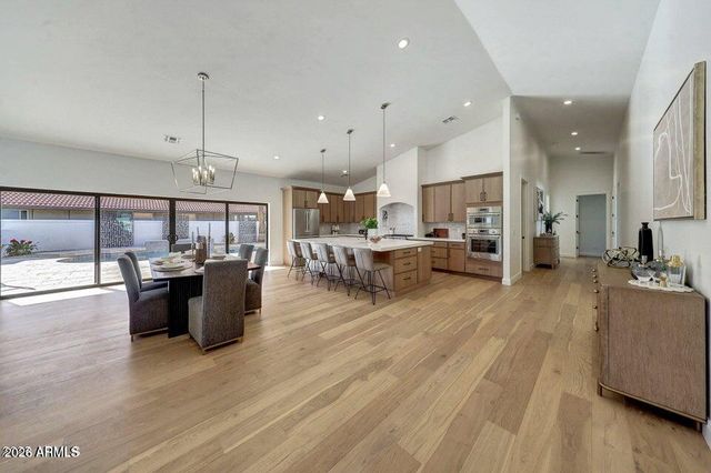 6050 E HOLLYHOCK Street, Phoenix, AZ 85018