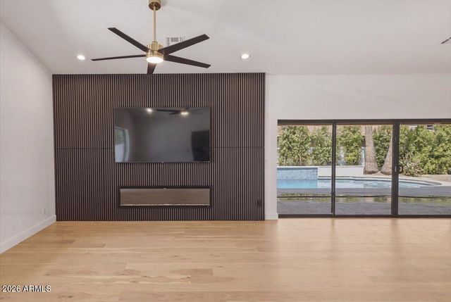 6050 E HOLLYHOCK Street, Phoenix, AZ 85018