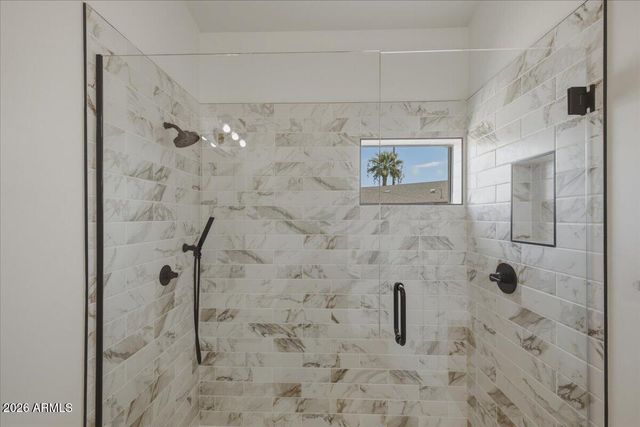 6050 E HOLLYHOCK Street, Phoenix, AZ 85018