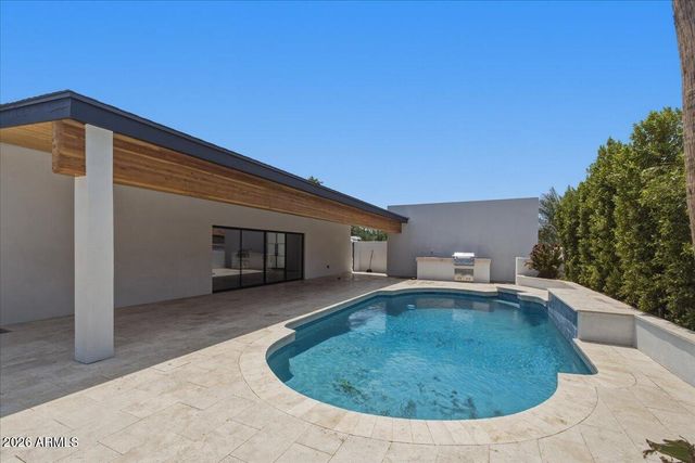 6050 E HOLLYHOCK Street, Phoenix, AZ 85018
