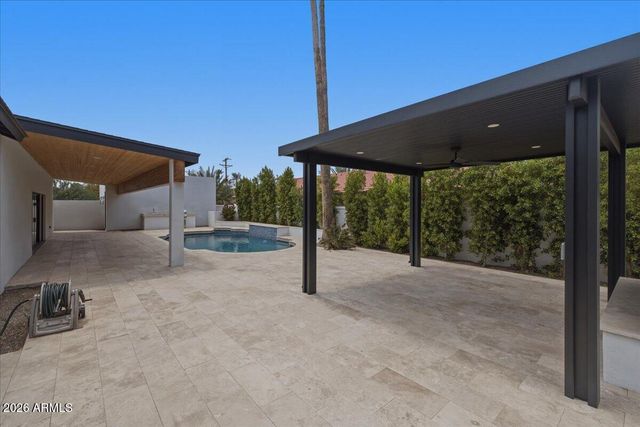 6050 E HOLLYHOCK Street, Phoenix, AZ 85018