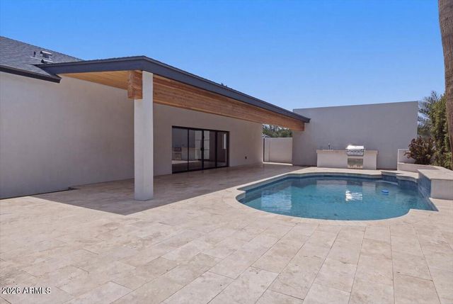 6050 E HOLLYHOCK Street, Phoenix, AZ 85018