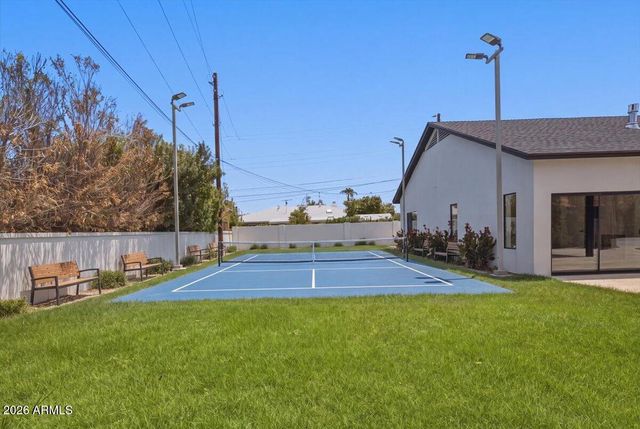6050 E HOLLYHOCK Street, Phoenix, AZ 85018