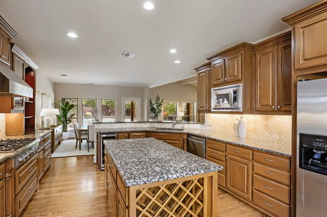6335 Vanderbilt Avenue, Dallas, TX 75214