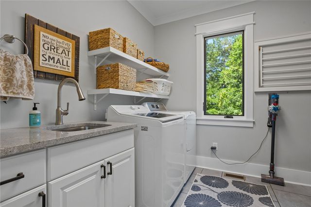 148 Cedar Bluff Court, Six Mile, SC 29682