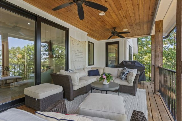 148 Cedar Bluff Court, Six Mile, SC 29682