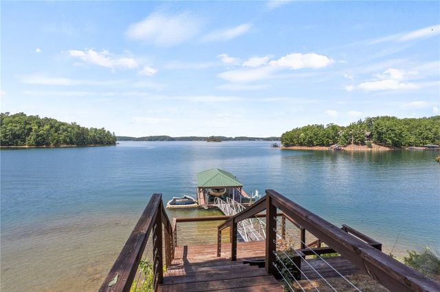 148 Cedar Bluff Court, Six Mile, SC 29682