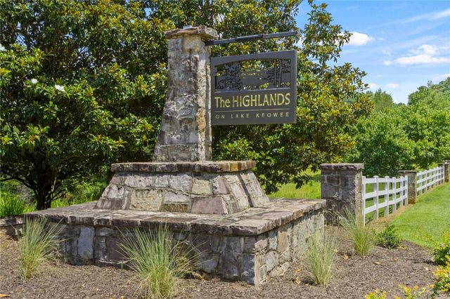 148 Cedar Bluff Court, Six Mile, SC 29682