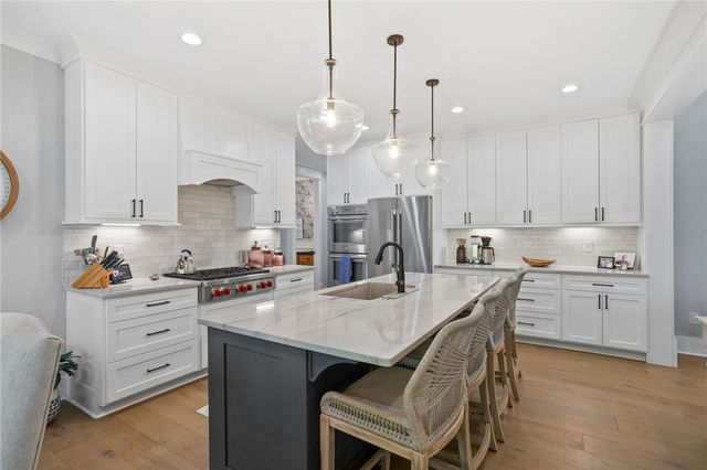 148 Cedar Bluff Court, Six Mile, SC 29682