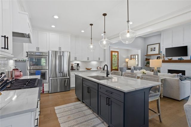 148 Cedar Bluff Court, Six Mile, SC 29682