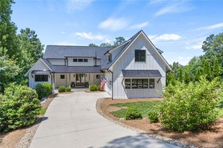 148 Cedar Bluff Court, Six Mile, SC 29682